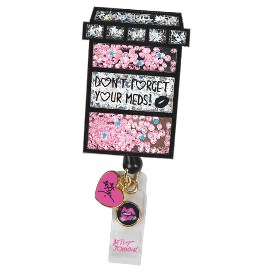 Portagafete caja de Pildora Betsey Johnson